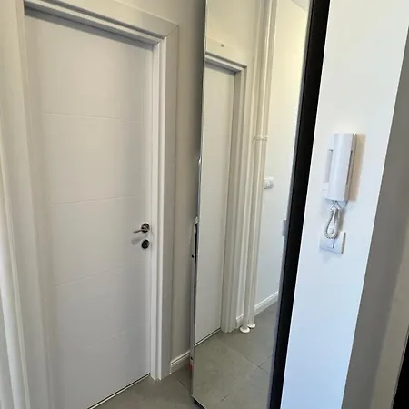 Luni Apartmants Vracar 公寓 *